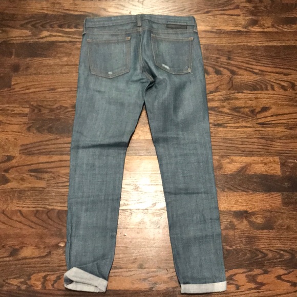 A.N.D. 250 wears Rolled skinny jeans - Picture 4 of 5